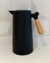 Jarra térmica negra con mango símil madera 1000 ml