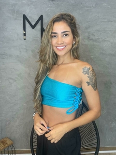 Cropped Amanda na internet
