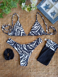 Biquíni COZUMEL Cortininha com Asa Delta Fio Duplo Zebra Preto e Branco - comprar online