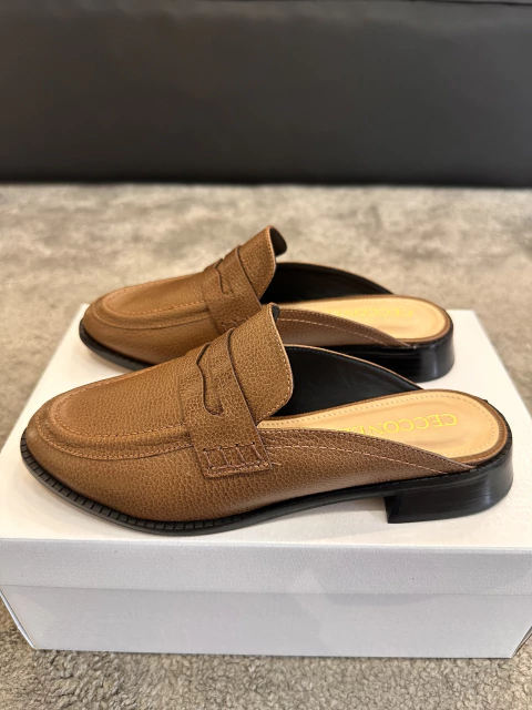 Mule Cecconello couro malboro