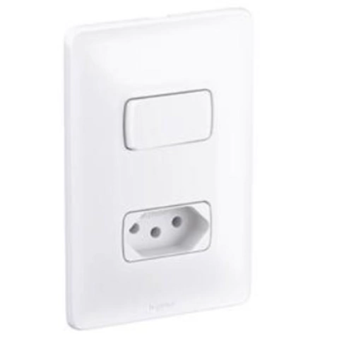 Conjunto Interruptor simples + tomada Zeffia 680112 Legrand.