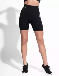 PERFORMANCE BLACK SHORT SEAMLESS - tienda online