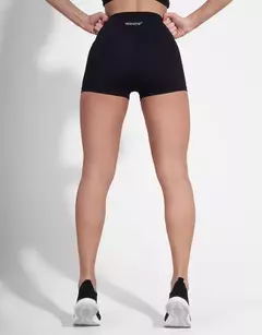 MINI BLACK SHORT en internet