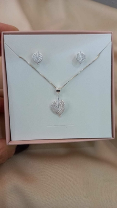 Conjunto folha cravejado