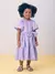VESTIDO DE LAISE FLOR COM LAÇO LILAS MOMI J68229