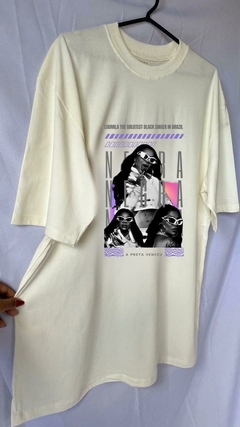 Camisa oversized a preta venceu na internet