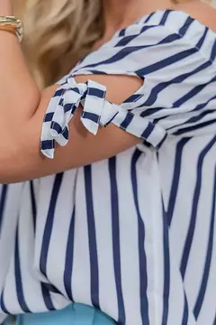 Blusinha Listrada na internet