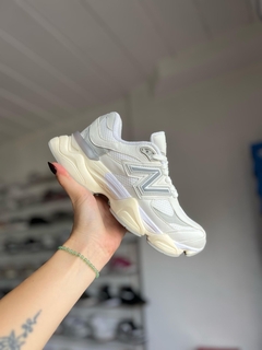 NEW BALANCE BLANCO CON GRIS