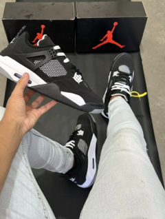 NIKE JORDAN RETRO 4