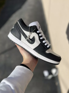 NIKE AIR JORDAN LOW PANDA
