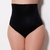 Calcinha calçola lycra plus size na cor preta, com cintura alta e design liso.