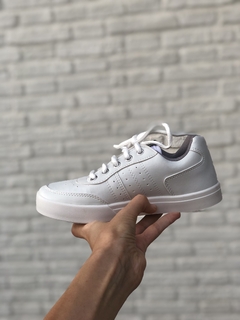 ZAPATILLAS ESCOLARES ACORDONADAS - comprar online