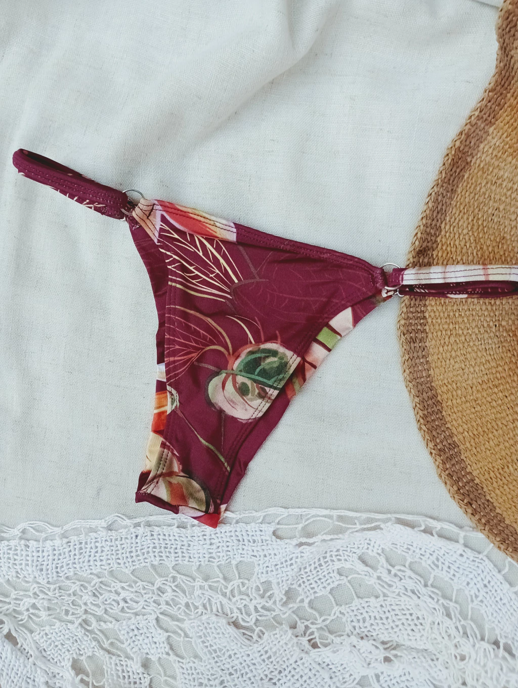 Biquíni tirinha com regulagem