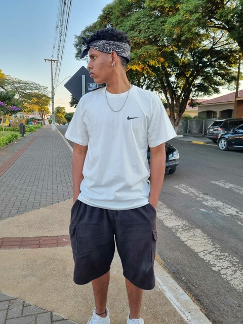 Camiseta Streetwear - Nike - Bege