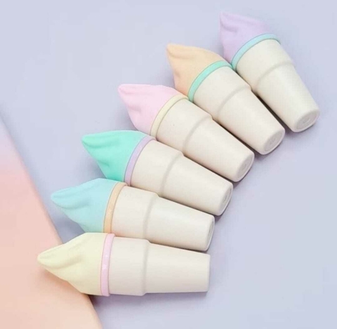 MINI MARCA TEXTO SORVETE - 6 CORES
Dê um toque divertido e colorido aos seus estudos ou ao seu trabalho com a nossa Mini Marca Texto Sorvete de Casquinha!