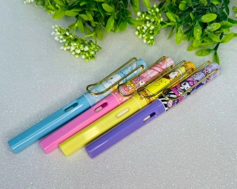 LÁPIS INFINITO TURMA DA HELLO KITTY - UNIDADE

Deixe suas anotações ainda mais encantadoras com o Lápis Infinito Turma da Hello Kitty! Este lápis é o acessório perfeito para os fãs das adoráveis personagens da Sanrio. Com 4 estampas fofas de Pompompurim, 