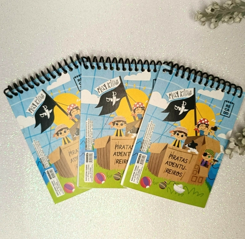 Bloco de Notas Espiral - 50 Folhas Brancas - Estampa PIRATA
Desperte sua criatividade com o nosso Bloco de Notas Espiral! Com 50 folhas brancas de alta qualidade, ele é perfeito para anotações, desenhos ou listas.