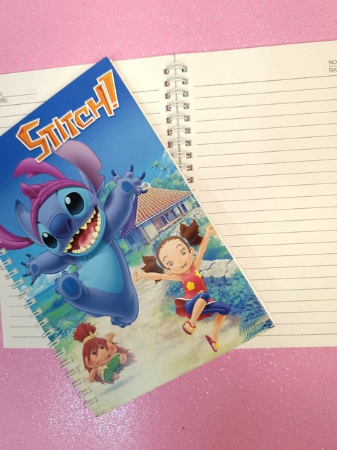 Caderno Espiral Stitch com Folhas Pautadas - 58 Folhas
Descubra a combinação perfeita de estilo e funcionalidade com o Caderno Espiral Stitch! Com medidas de 15 x 21 cm, ele é ideal para anotações, listas e muito mais.