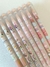 CANETA APAGÁVEL FOFA KAWAII - UNIDADE
Traga um toque de charme e diversão para suas anotações com a Caneta Apagável Fofa Kawaii! Perfeita para quem ama criar e corrigir, esta caneta é uma verdadeira aliada para estudantes e artistas.