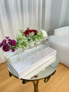 vaso caixa em acrilico para flores com água