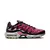 Air Max TN Plus "Hyper Pink Volt", destacando seu design vibrante e ousado. Disponível agora na Estilo de Quebrada.