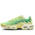 Tênis Air Max TN Plus "Lemon Lime" exibindo um design vibrante em tons de limão e lima, destacando-se pelo conforto e estilo únicos.