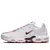 Air Max TN Plus "White University Red", destacando a combinação de branco com detalhes em vermelho universitário. Disponível agora na Estilo de Quebrada.