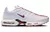 Air Max TN Plus "White University Red", destacando a combinação de branco com detalhes em vermelho universitário. Disponível agora na Estilo de Quebrada.
