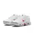Air Max Plus Utility "White Red", destacando seu design elegante com tons de branco e vermelho. Disponível agora na Estilo de Quebrada.
