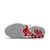 Air Max Plus Utility "White Red", destacando seu design elegante com tons de branco e vermelho. Disponível agora na Estilo de Quebrada.