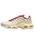Air Max TN Plus "Sail & Team Red", mostrando seu design sofisticado e cores vibrantes. Disponível agora na Estilo de Quebrada.