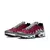Air Max TN Plus "Team Red Cool Grey", destacando sua elegante combinação de cores vermelha e cinza, disponível agora na Estilo de Quebrada.