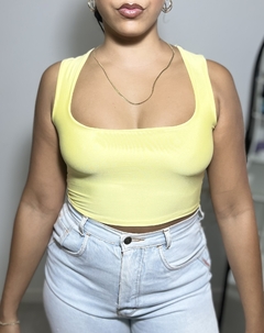 Cropped Zaira amarelo decote quadrado