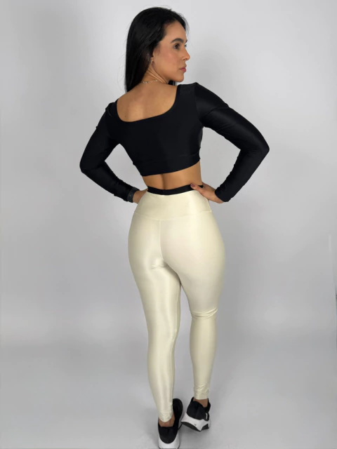 CALÇA CANELADA OFF DETALHE PRETO - comprar online