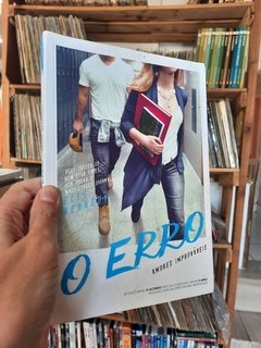O Erro Amores Improváveis - Autor: Elle Kennedy (2006) [usado]