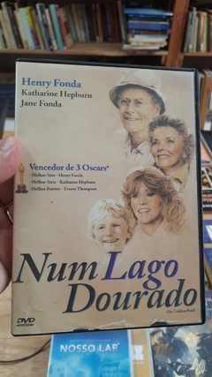 Num Lago Dourado - Editora: Nd [usado]