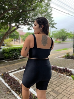 Conjunto Mariana Bermuda na internet