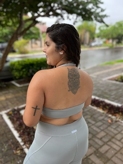 Frente única + Legging na internet