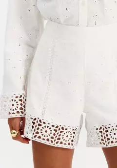 Short Evasê Com Entremeio - comprar online