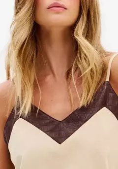 Blusa De Alça Com Recortes - Silvia Vieira Boutique