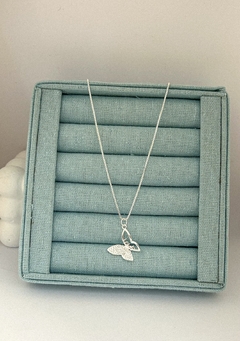 Colar Borboleta Cravejada + Love - comprar online