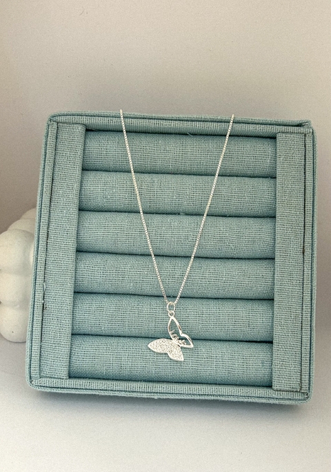 Colar Borboleta Cravejada + Love - comprar online