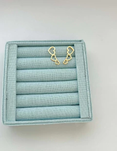 Brinco EarCuff Corações - comprar online