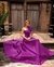 Vestido zibeline fúcsia com saia esvoaçante e fenda! Possui um laço flor opcional