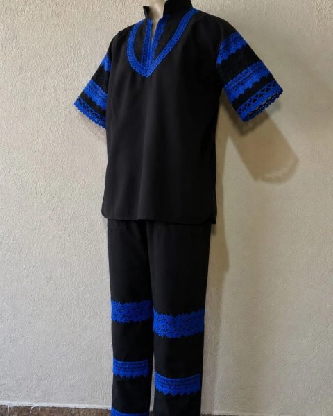 Bata com Gola Premium e Mangas de entremeio e Calça de algodão com entremeio Preto e Azul
