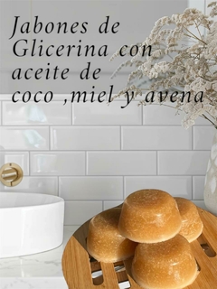 Jabón de glicerina,aceite de cococ, avena y miel