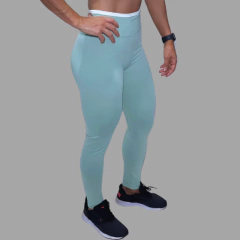 Conjunto legging e top verde pastel na internet