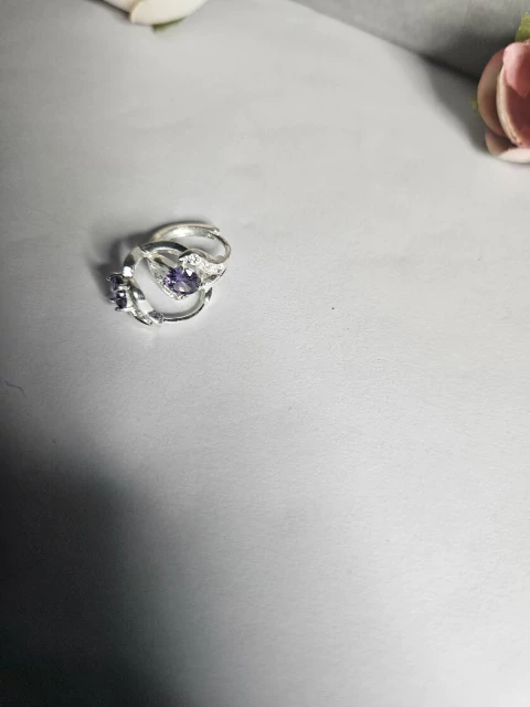 Huggie zirconia espiral