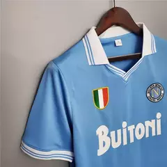 Promo 2X1 Campera rompeviento Napoli + Camiseta Maradona retro de regalo en internet