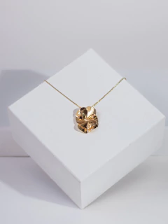 COLAR FOLHA SOBREPOSTA (50+5) BANHADO A OURO 18K na internet